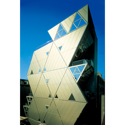 アップリカビル